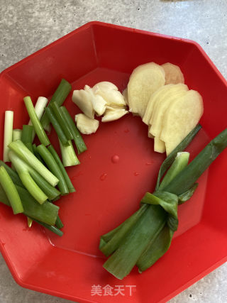 冬菇焖鸭翅的做法步骤：3