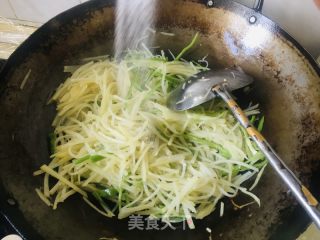青椒炒土豆丝的做法步骤：5
