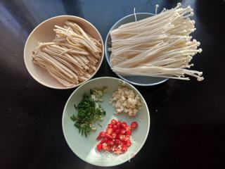千张烧金针菇的做法步骤：1