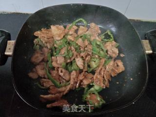 青椒炒鸡胸肉的做法步骤：11