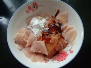 青椒炒鸡胸肉的做法步骤：5