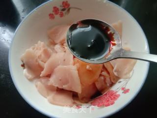 青椒炒鸡胸肉的做法步骤：4