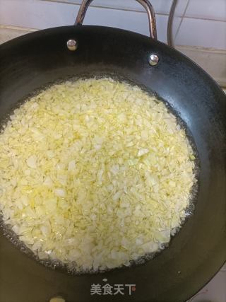 包菜鸡蛋馅饼的做法步骤：3