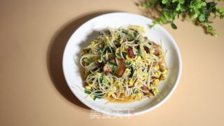 腊肉炒豆芽的做法步骤：8