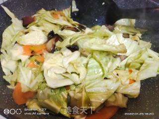 腊肉炒包包菜的做法步骤：4