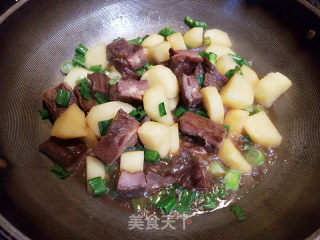 腊排骨烧土豆的做法步骤：10