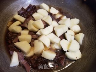腊排骨烧土豆的做法步骤：9