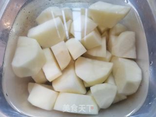 腊排骨烧土豆的做法步骤：4