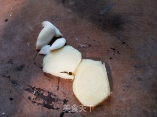 腊排骨烧土豆的做法步骤：3