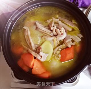 猪肚胡萝卜鸡汤????????????的做法步骤：3