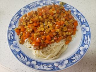 红萝卜豆腐炸酱面的做法步骤：10