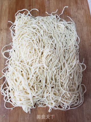 红萝卜豆腐炸酱面的做法步骤：5