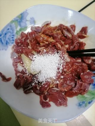 爆炒羊肉的做法步骤：2