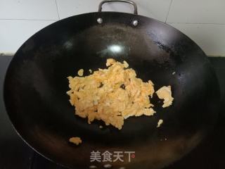鸡蛋炒广式香肠的做法步骤：3