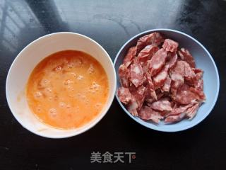 鸡蛋炒广式香肠的做法步骤：1