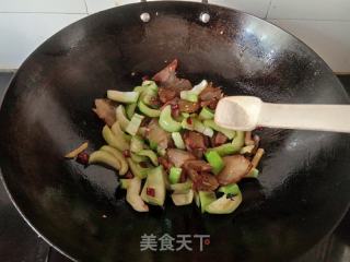 腊肉炒上海青梗的做法步骤：9
