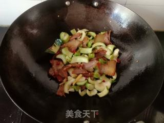 腊肉炒上海青梗的做法步骤：7