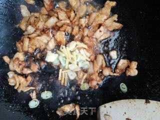 五花肉炒西芹的做法步骤：5