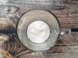 奥利奥草莓奶油酸奶杯的做法步骤：3