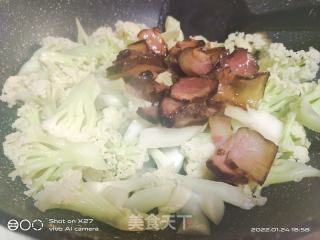 腊肉烧花菜的做法步骤：6