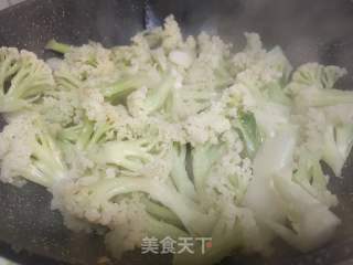 腊肉烧花菜的做法步骤：4
