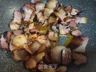 腊肉烧花菜的做法步骤：3