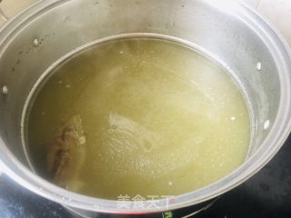 羊肉汤炖萝卜的做法步骤：3