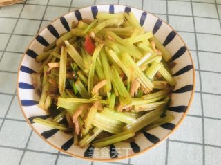 香芹炒肉丝的做法步骤：8