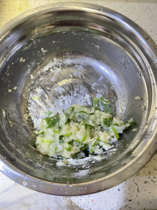 葱花油酥饼的做法步骤：3
