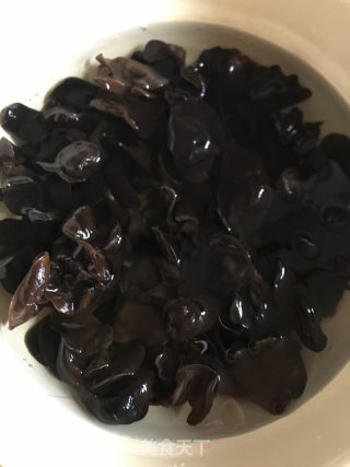 芋头蒸鸡腿的做法步骤：3