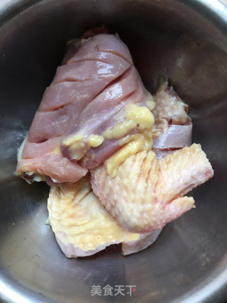 芋头蒸鸡腿的做法步骤：2
