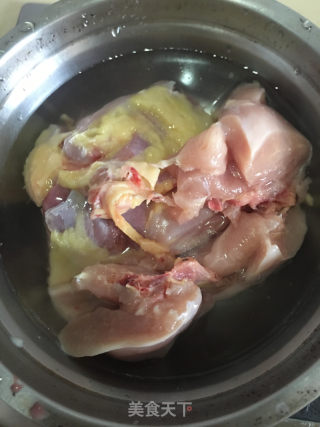 黄芪党参枸杞鸡骨汤的做法步骤：4