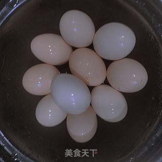 五香卤鸡蛋的做法步骤：2