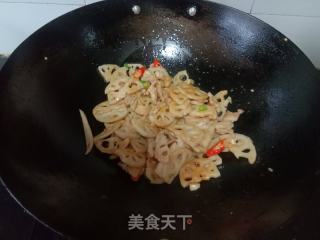 五花肉炒莲藕的做法步骤：11