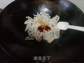 五花肉炒莲藕的做法步骤：10