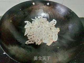 五花肉炒莲藕的做法步骤：7