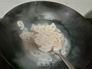 五花肉炒莲藕的做法步骤：4