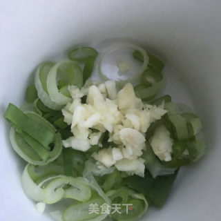鸡枞油炒笋片的做法步骤：3