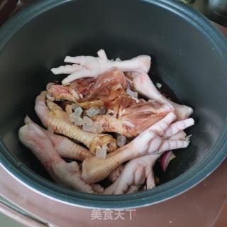 无水鸡爪的做法步骤：4