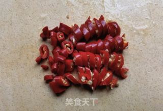小米椒芹菜火腿肠炒饭的做法步骤：3