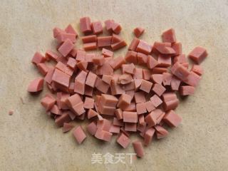 小米椒芹菜火腿肠炒饭的做法步骤：2