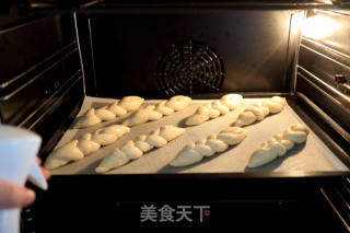 一股辫牛奶面包的做法步骤：11