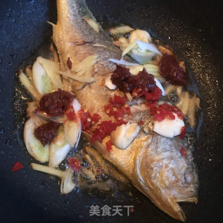 红烧黄花鱼的做法步骤：5