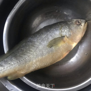 红烧黄花鱼的做法步骤：1