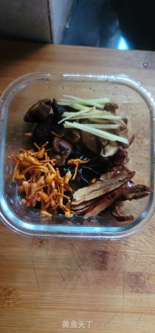 蒸滑鸡的做法步骤：3