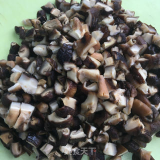 香菇卤肉饭的做法步骤：3