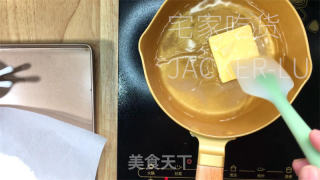 西班牙油条吉事果，做法简单，一口咬下去，外脆里嫩，口感轻盈。的做法步骤：2