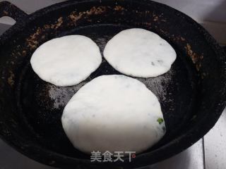 白菜虾皮发面馅饼的做法步骤：7