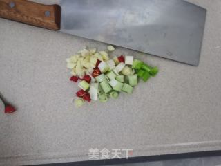 东北硬菜，巴巴地的排骨炖酸菜的做法步骤：2