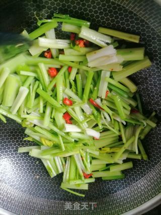 芹菜炒肉的做法步骤：6